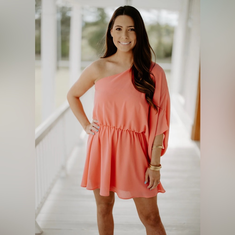 Coral One Shoulder Dress Size L (NWT)